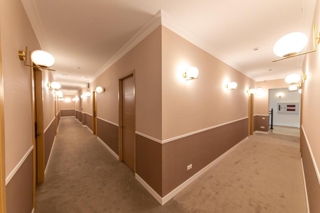 Newport Hotel Kutaisi Ngoại thất bức ảnh