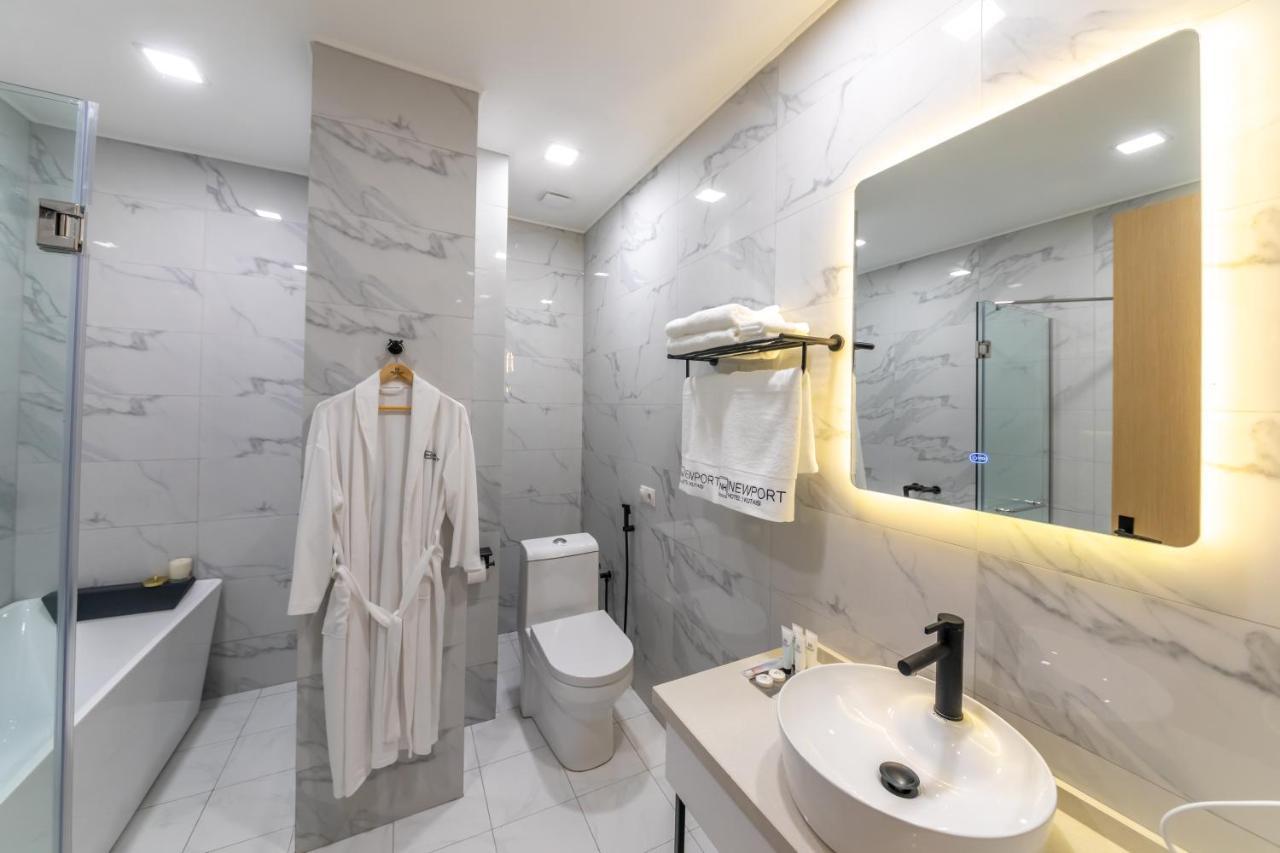 Newport Hotel Kutaisi Ngoại thất bức ảnh
