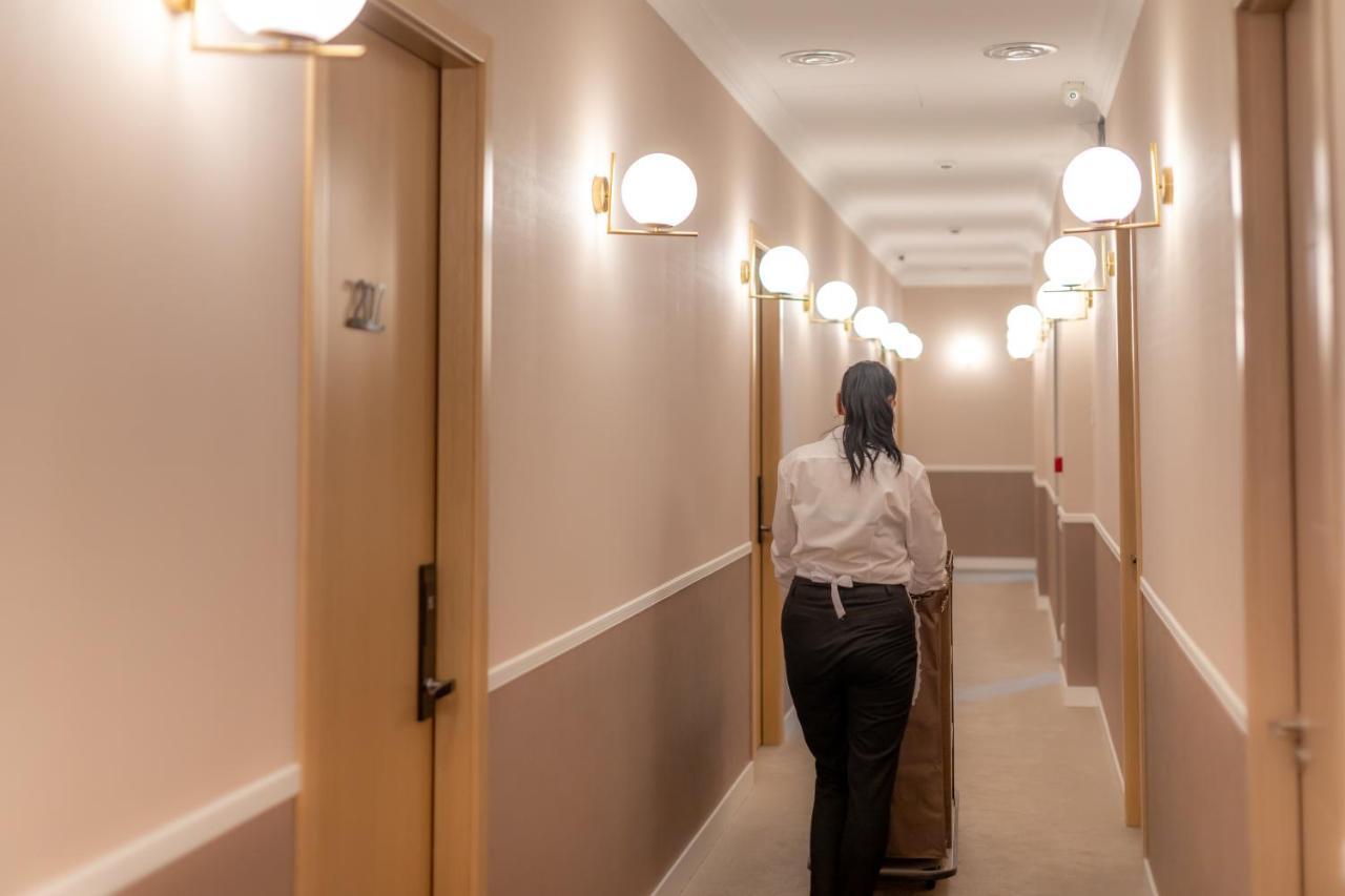 Newport Hotel Kutaisi Ngoại thất bức ảnh
