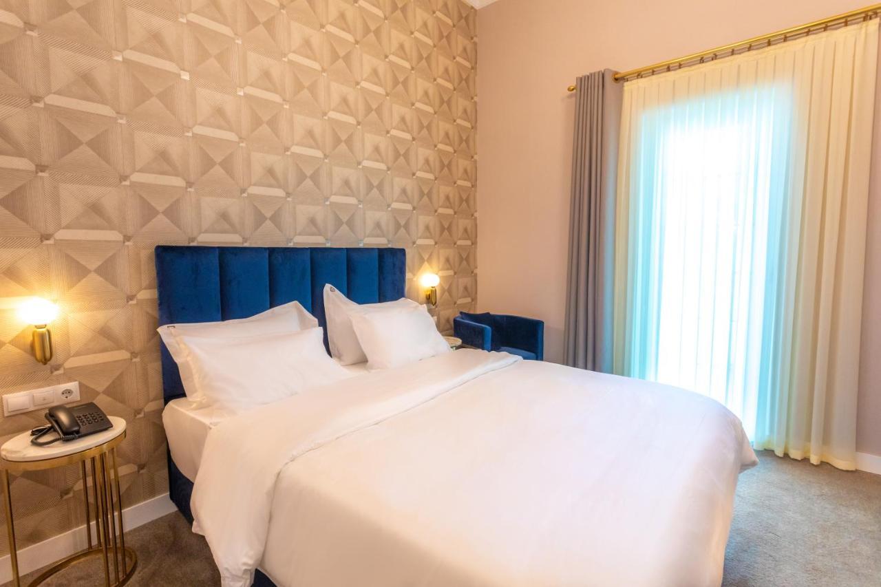 Newport Hotel Kutaisi Ngoại thất bức ảnh