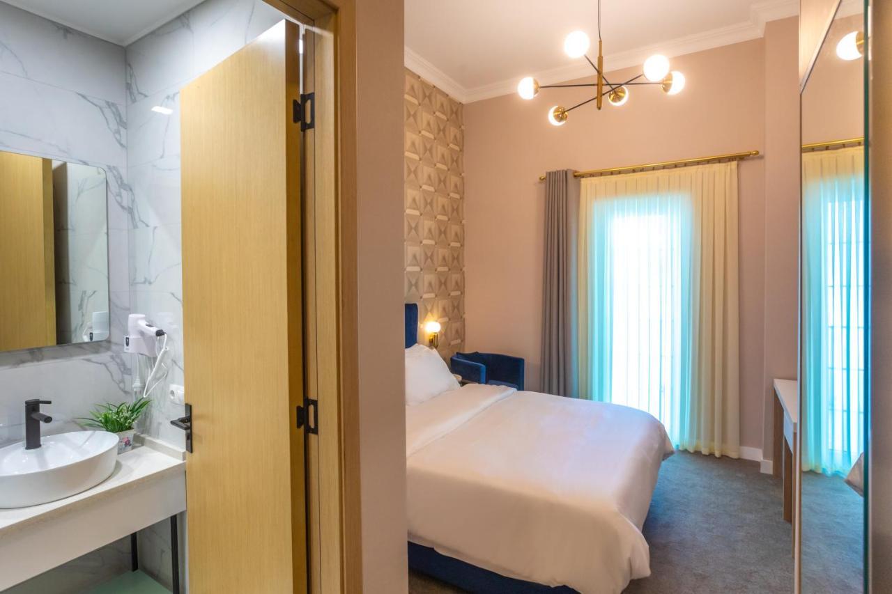 Newport Hotel Kutaisi Ngoại thất bức ảnh
